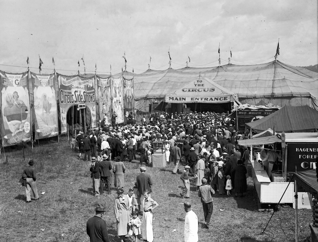 Circus_Midway_Scene_WDL10698.png