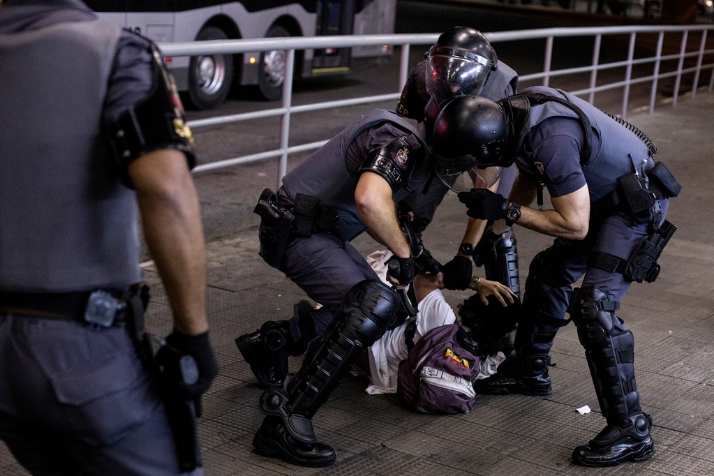 30 October 2018, Brazil, Sao Paulo: Police arresting a man during a demonstration against the new president Bolsonaro. Brazil turns to the right: The fifth largest country in the world is to be ruled by a man who glorifies the military dictatorship, despises gays and threatens political opponents with violence and imprisonment. Photo by: Andre Lucas/picture-alliance/dpa/AP Images